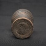 Inca ritual vessel made of wood with a dark patina and ceremonial shape - Imagen 9