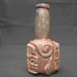 Chavín Granite Ritual Bottle – Twin Feline Faces, Quartz Veins, Hand-Carved - Imagen 2