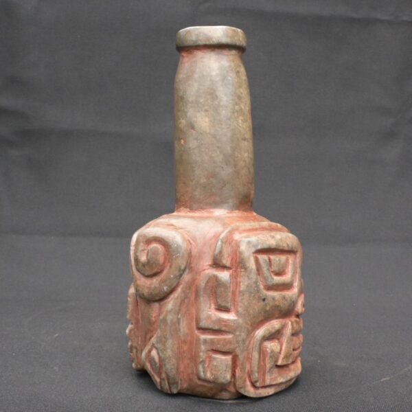 Chavín Granite Ritual Bottle – Twin Feline Faces, Quartz Veins, Hand-Carved - Imagen 3