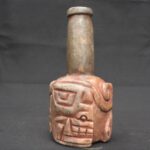 Chavín Granite Ritual Bottle – Twin Feline Faces, Quartz Veins, Hand-Carved - Imagen 4