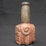 Chavín Granite Ritual Bottle – Twin Feline Faces, Quartz Veins, Hand-Carved - Imagen 5