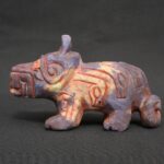 Inca Sodalite Feline Figure – Ritual Carving with Quartz Veins - Imagen 2