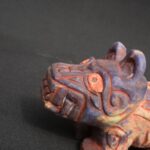 Inca Sodalite Feline Figure – Ritual Carving with Quartz Veins - Imagen 9