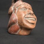 Moche Portrait Huaco – Pre-Columbian Ceremonial Vessel with Realistic Detail - Imagen 7