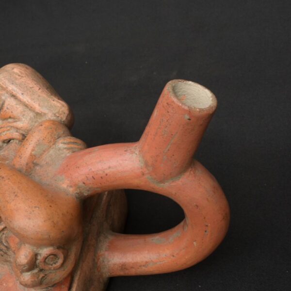 Moche Erotic Stirrup Vessel – Intimate Scene in Pre-Columbian Ceramic Art - Imagen 7