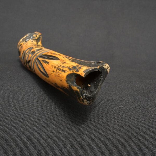Decorative Bone Quena Flute with Ancient Tribal Carvings – Collectible - Imagen 8