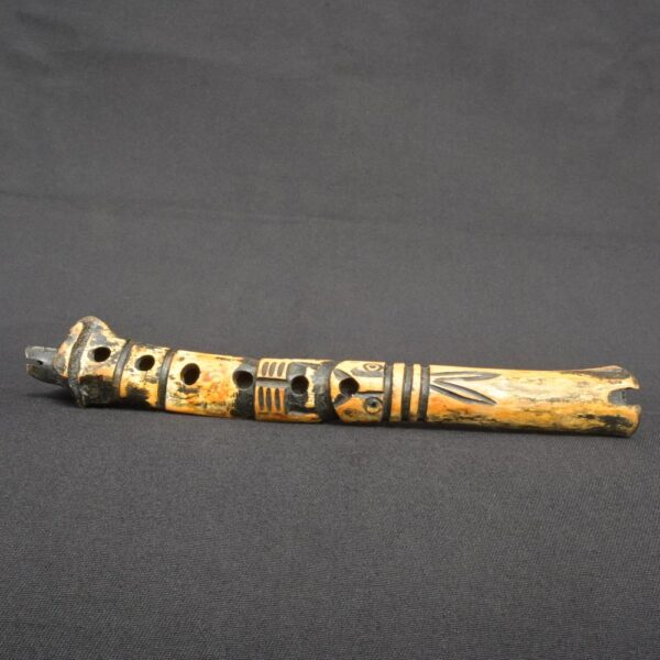 Hand-Carved Bone Quena with Ancient Symbolism – Display Collectible - Imagen 1