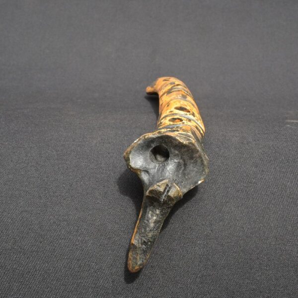 Hand-Carved Bone Quena with Ancient Symbolism – Display Collectible - Imagen 6
