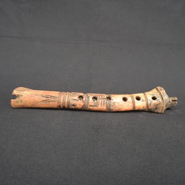 Vintage Bone Quena with Carved Face – Tribal Decorative Flute - Imagen 1