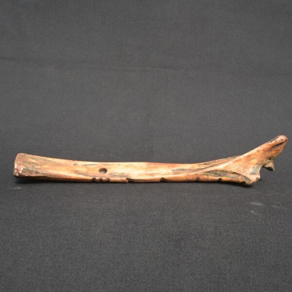Vintage Bone Quena with Carved Face – Tribal Decorative Flute - Imagen 3