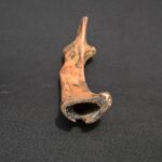 Vintage Bone Quena with Carved Face – Tribal Decorative Flute - Imagen 4