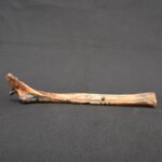 Carved Bone Quena Flute with Face Motif – Tribal Decorative Artifact - Imagen 3