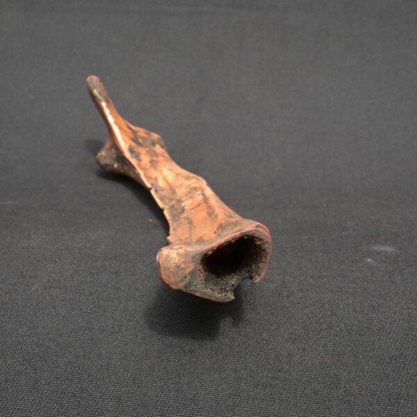 Carved Bone Quena Flute with Face Motif – Tribal Decorative Artifact - Imagen 4