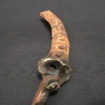 Carved Bone Quena Flute with Face Motif – Tribal Decorative Artifact - Imagen 7