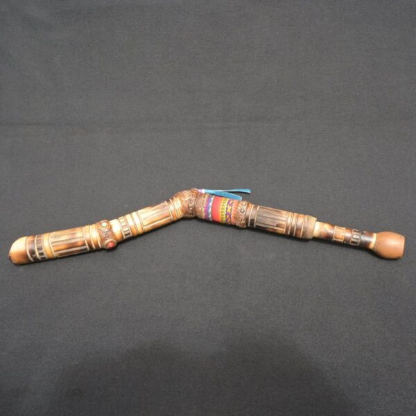 Handcrafted Curved Charango Horn with Gemstones and Andean Textiles - Imagen 3