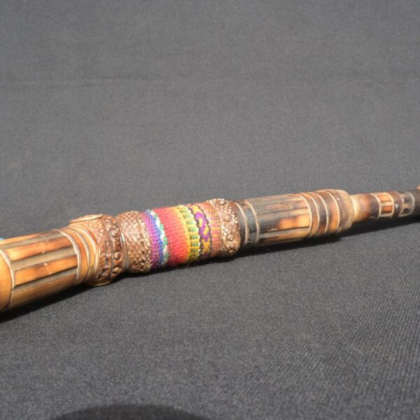 Handcrafted Curved Charango Horn with Gemstones and Andean Textiles - Imagen 15