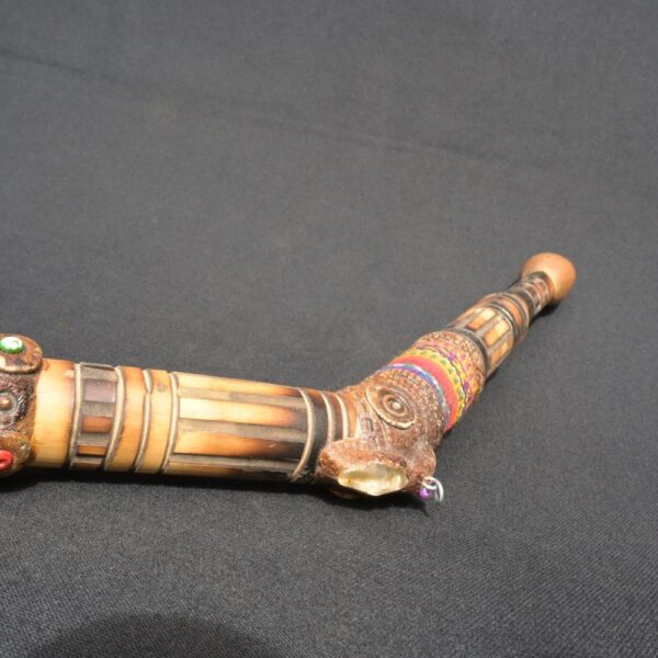Handcrafted Curved Charango Horn with Gemstones and Andean Textiles - Imagen 17