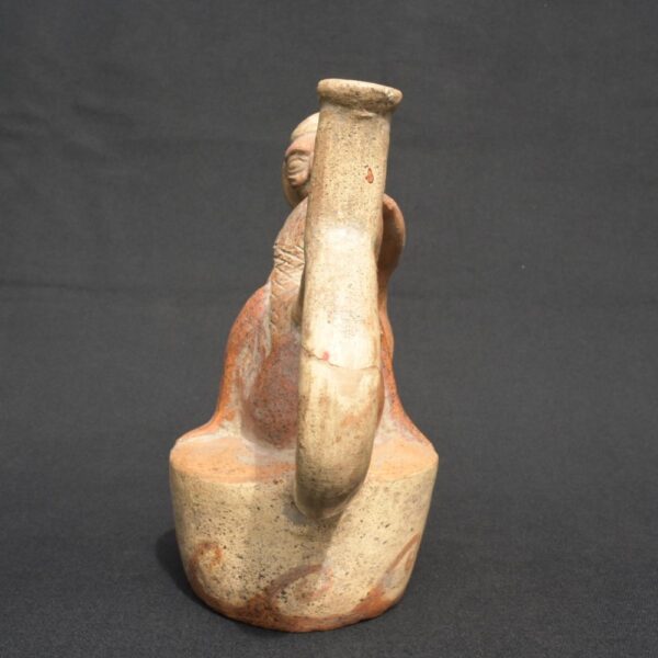 Moche Erotic Stirrup Vessel – Pre-Columbian Ritual Ceramic Sculpture - Imagen 4