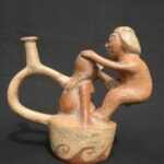 Moche Erotic Stirrup Vessel – Pre-Columbian Ritual Ceramic Sculpture - Imagen 5