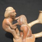 Moche Erotic Stirrup Vessel – Pre-Columbian Ritual Ceramic Sculpture - Imagen 8