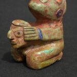 Moche Turquoise Ritual Figure with Stone Inlays – Pre-Columbian Art - Imagen 9