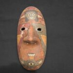 Paracas Ritual Mask in Ceramic – Geometric Motifs and Tribal Colors