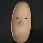 Paracas Ritual Mask in Ceramic – Geometric Motifs and Tribal Colors - Imagen 6