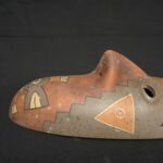 Paracas Ritual Mask in Ceramic – Geometric Motifs and Tribal Colors - Imagen 10