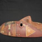 Paracas Ritual Mask in Ceramic – Geometric Motifs and Tribal Colors - Imagen 13
