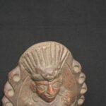 Moche Ceramic Ritual Whistle – Figure with Aura and Headdress - Imagen 5