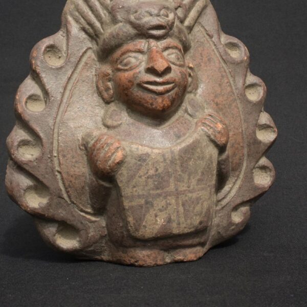Moche Ceramic Ritual Whistle – Figure with Aura and Headdress - Imagen 7