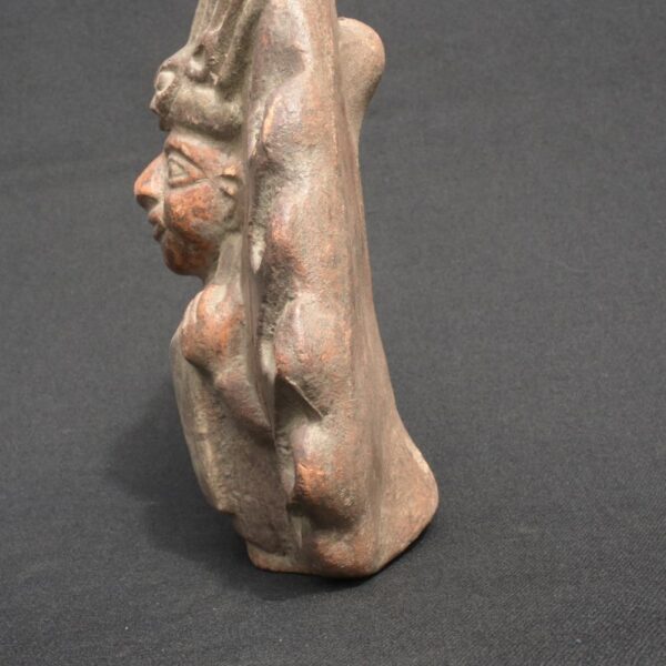 Moche Ceramic Ritual Whistle – Figure with Aura and Headdress - Imagen 9