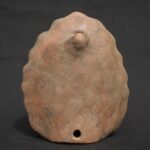 Moche Ritual Whistle – Seated Figure on Vessel with Aura Frame - Imagen 3