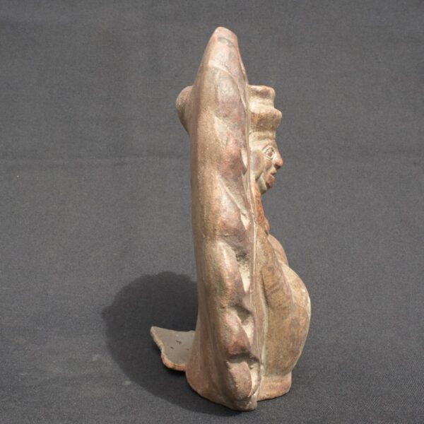 Moche Ritual Whistle – Seated Figure on Vessel with Aura Frame - Imagen 4