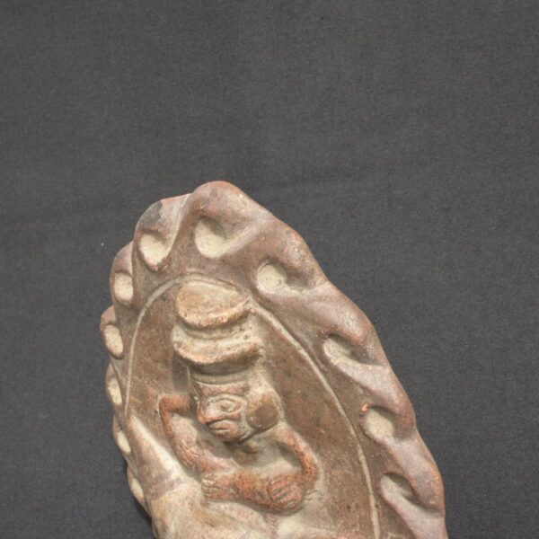 Moche Ritual Whistle – Seated Figure on Vessel with Aura Frame - Imagen 5