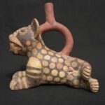 🟡Moche Feline Stirrup-Spout Vessel – Pre-Columbian Ceremonial Pot - Imagen 2