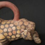 🟡Moche Feline Stirrup-Spout Vessel – Pre-Columbian Ceremonial Pot - Imagen 8