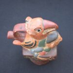 🔸Moche Ceramic Vessel – Man Carrying Bird Figurine Ritual Pottery - Imagen 5