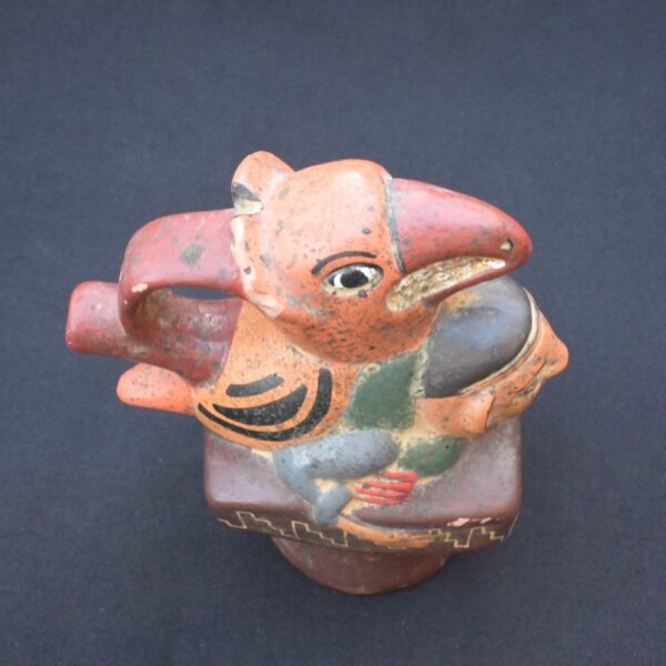 🔸Moche Ceramic Vessel – Man Carrying Bird Figurine Ritual Pottery - Imagen 5