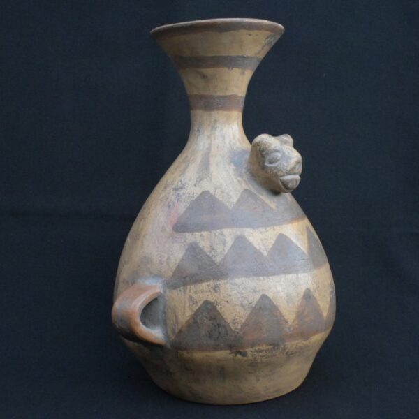 🔸Ceremonial Moche Vessel with Feline Motif and Geometric Design - Imagen 8