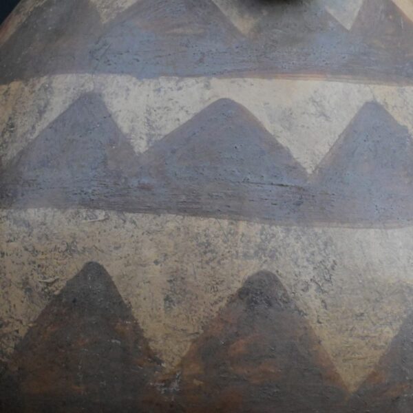 🔸Ceremonial Moche Vessel with Feline Motif and Geometric Design - Imagen 11