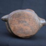 🔸Chavin Proto-Cupisnique Stirrup Bottle with Sacred Agricultural Motifs - Imagen 10