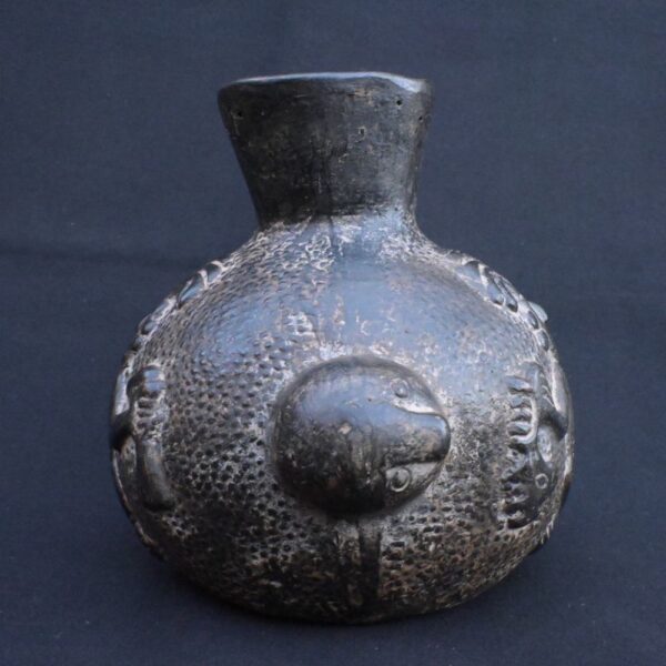 🏷️Moche Black Ceramic Ritual Vessel with Dual Faces and Human Figures - Imagen 7