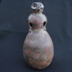 🦉 Moche Ceramic Water Whistle with Bird Figurine - Imagen 3
