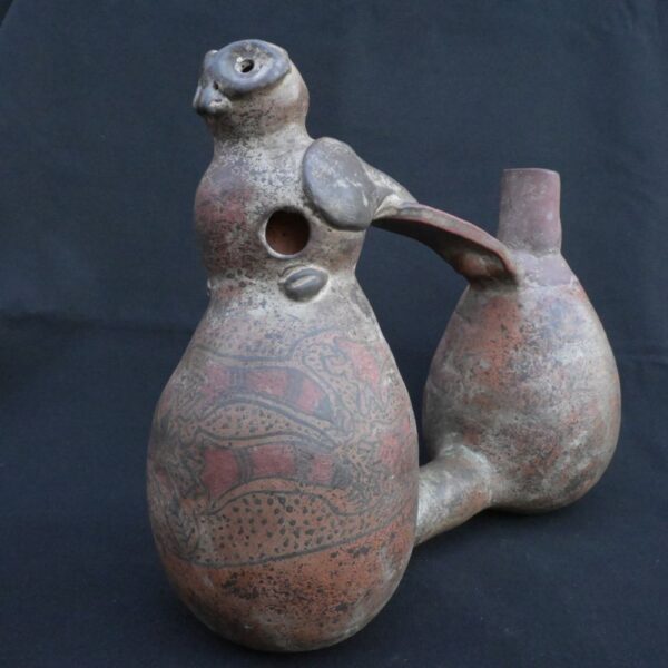 🦉 Moche Ceramic Water Whistle with Bird Figurine - Imagen 4