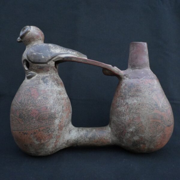 🦉 Moche Ceramic Water Whistle with Bird Figurine - Imagen 5