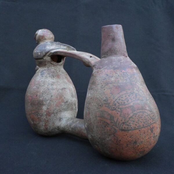 🦉 Moche Ceramic Water Whistle with Bird Figurine - Imagen 6