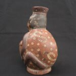 🌀 Nasca Ceramic Anthropomorphic Bottle with Serpents - Imagen 5