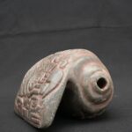 🎶 Chavín Stone Pututu with Ceremonial Feline Engravings - Imagen 2