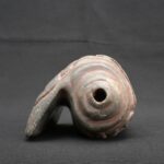 🎶 Chavín Stone Pututu with Ceremonial Feline Engravings - Imagen 3
